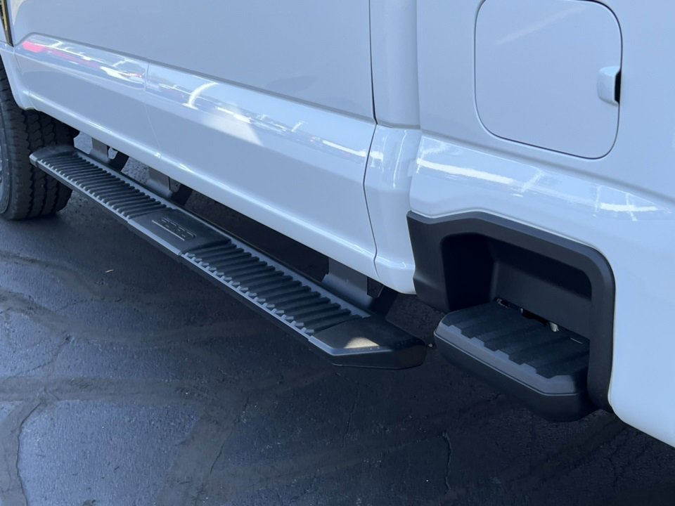 New 2026 Ford F250 4x4 Crew Cab Super Duty image 9