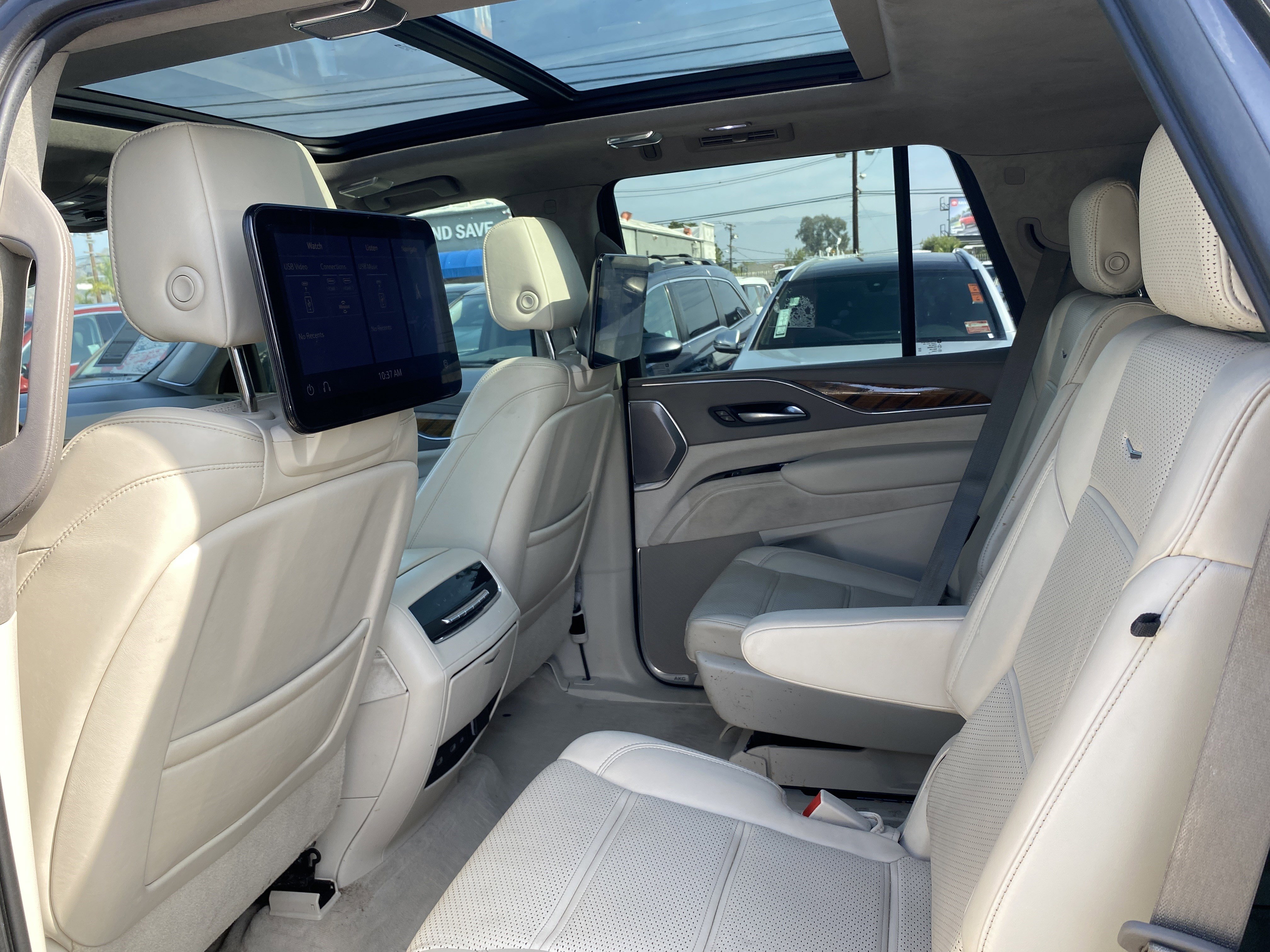 Used 2021 Cadillac Escalade Premium Luxury Platinum image 19