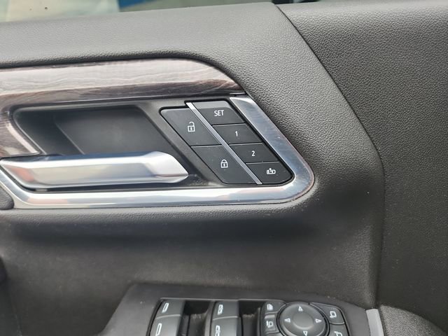 Used 2024 Chevrolet Silverado 2500 LTZ w/ LTZ Convenience Package image 19