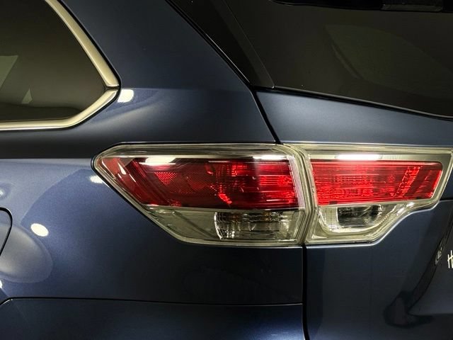 Used 2016 Toyota Highlander LE FWD image 11