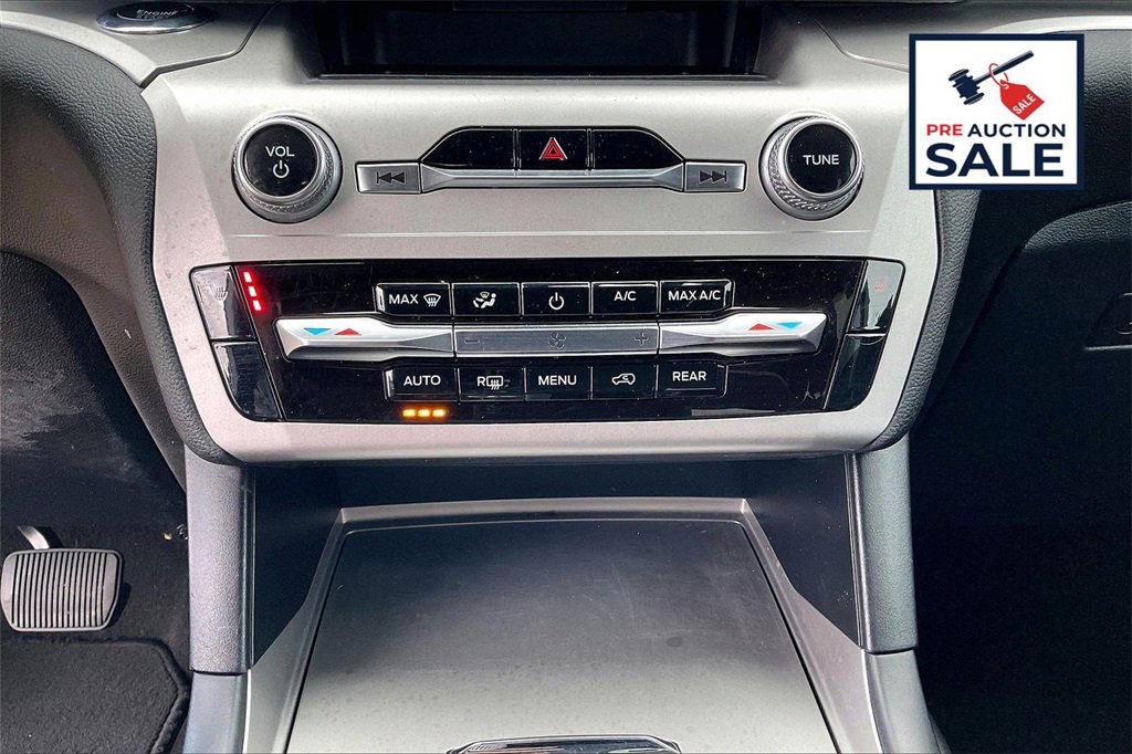 Used 2022 Ford Explorer XLT image 33