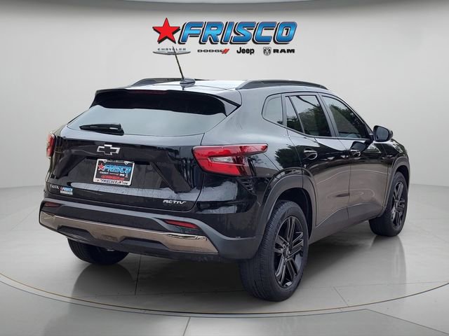 Used 2025 Chevrolet Trax ACTIV w/ Sunroof Package image 7