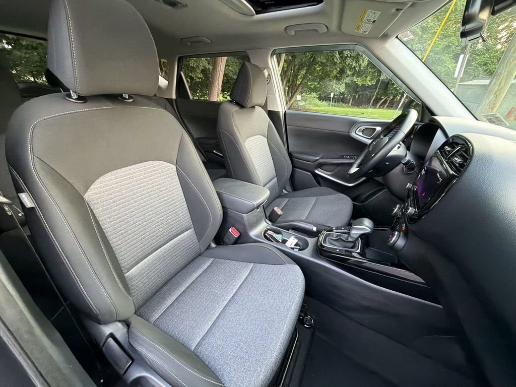 Used 2023 Kia Soul EX FWD image 25