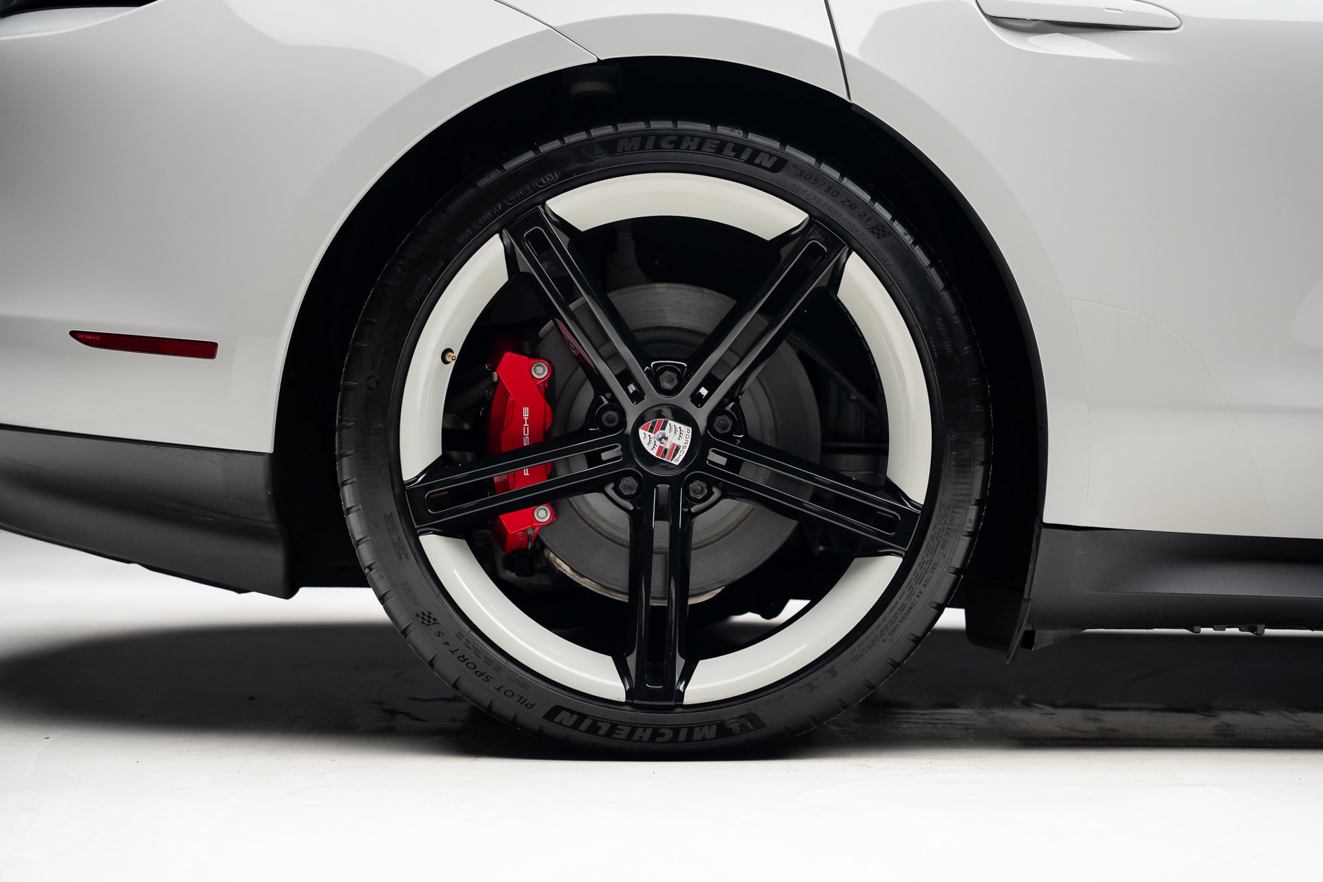 Used 2022 Porsche Taycan 4S AWD/4WD image 34