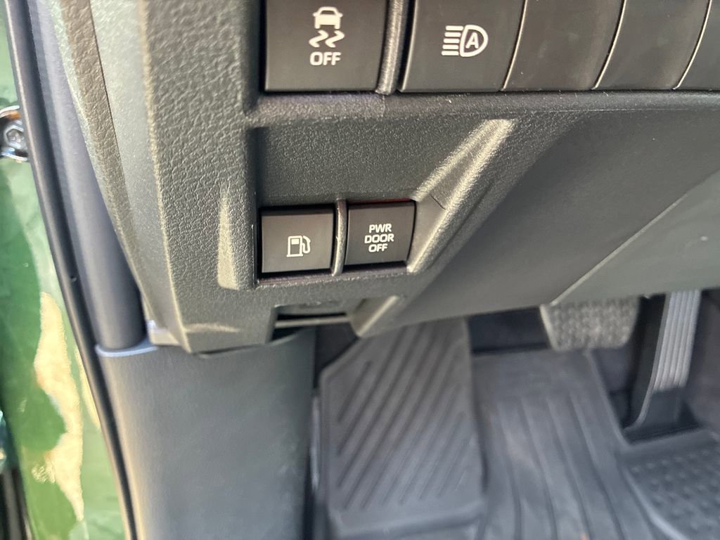 New 2026 Toyota Sienna XLE FWD image 32