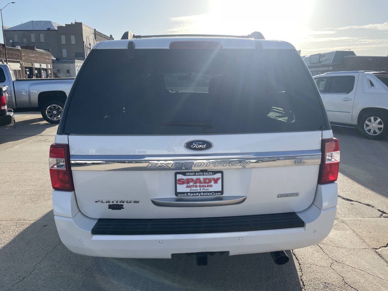 Used 2017 Ford Expedition EL Platinum AWD/4WD image 4