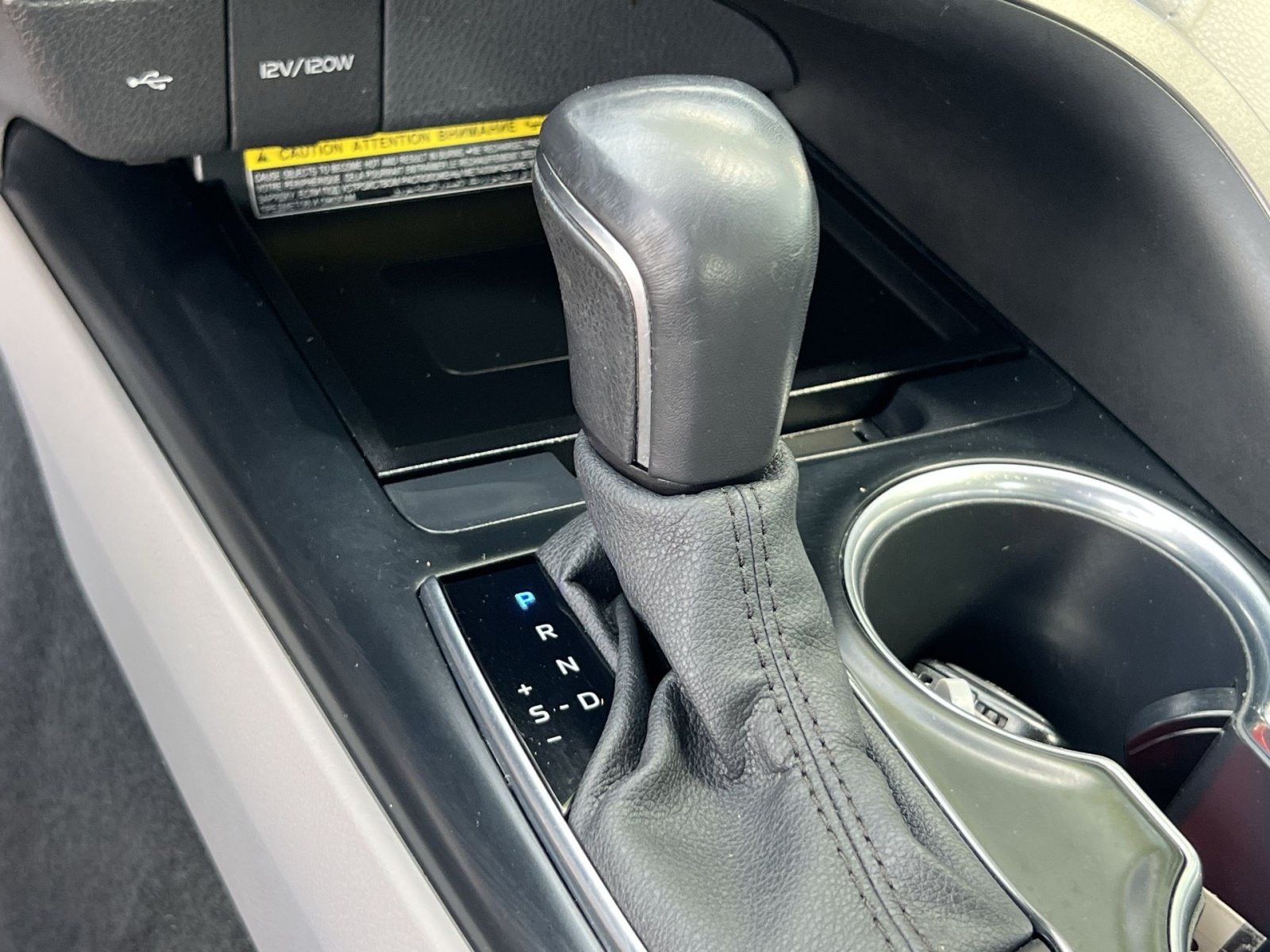 Used 2020 Toyota Camry XLE FWD image 20