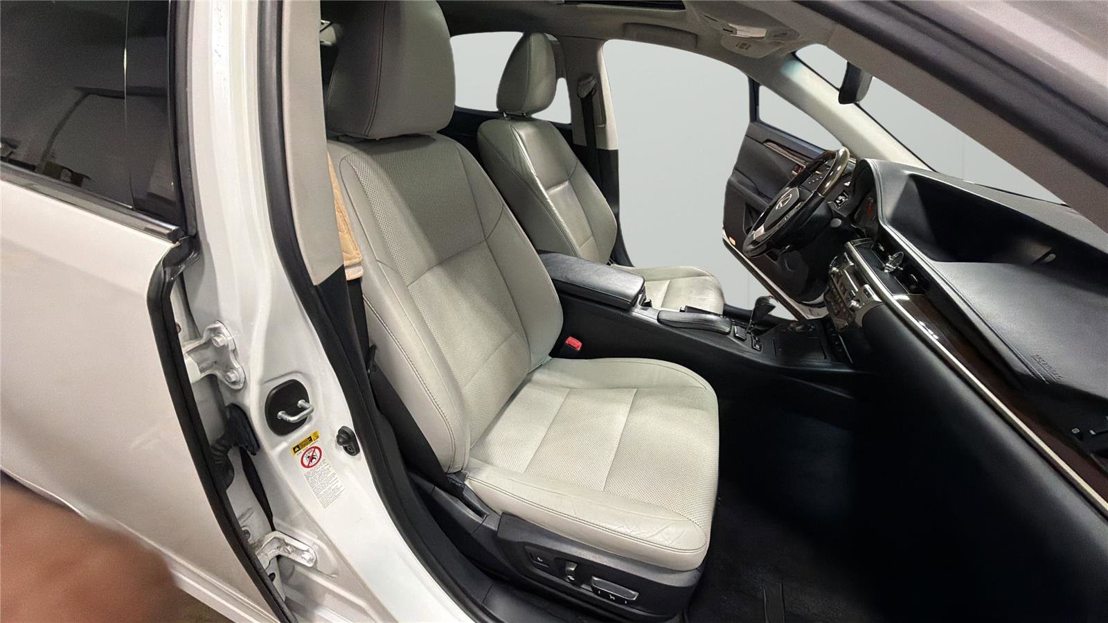 Used 2013 Lexus ES 350 w/ Luxury Pkg FWD image 14