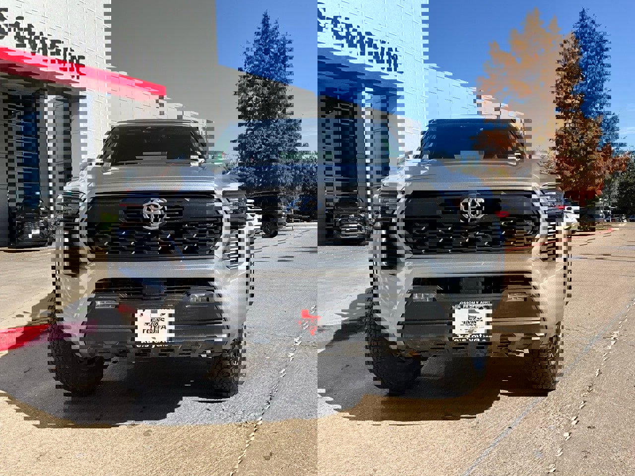 Used 2025 Toyota Tacoma TRD Off-Road image 4