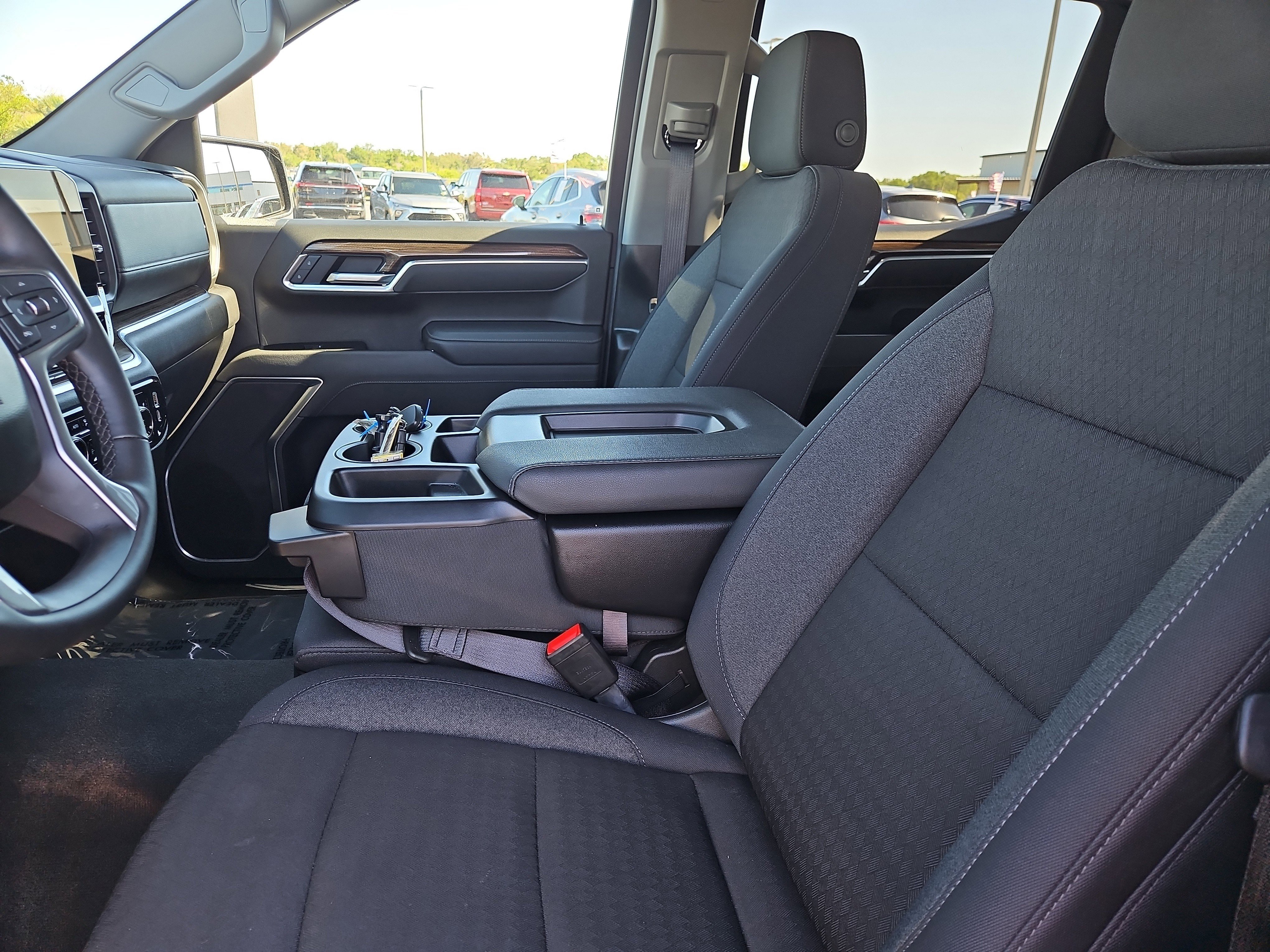 Used 2026 Chevrolet Silverado 1500 LT AWD/4WD image 15