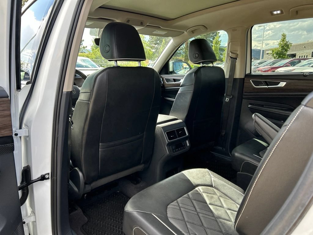 Used 2024 Volkswagen Atlas SEL Premium R-Line AWD/4WD image 22