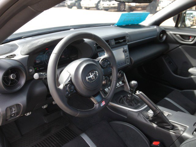 Used 2025 Toyota GR86 Premium w/ ALL Weather Mat Package (TMS) image 15