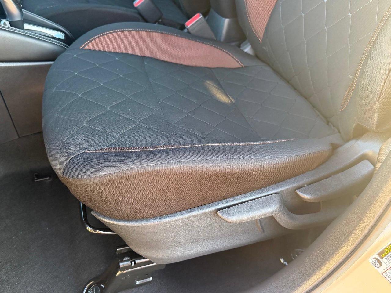 Certified 2020 Nissan Kicks SR FWD image 29
