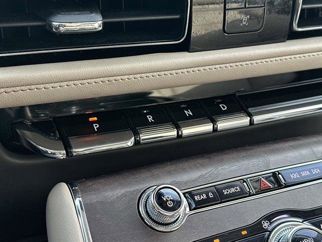 Certified 2023 Lincoln Aviator Reserve w/ Elements Package Plus AWD/4WD image 20