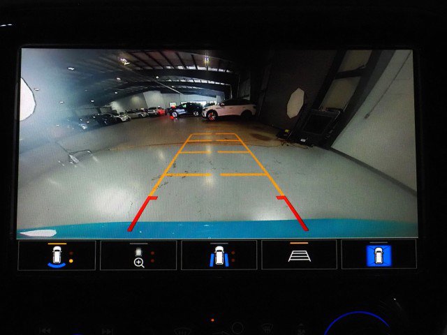 Used 2021 Chevrolet Bolt Premier w/ Infotainment Package FWD image 27