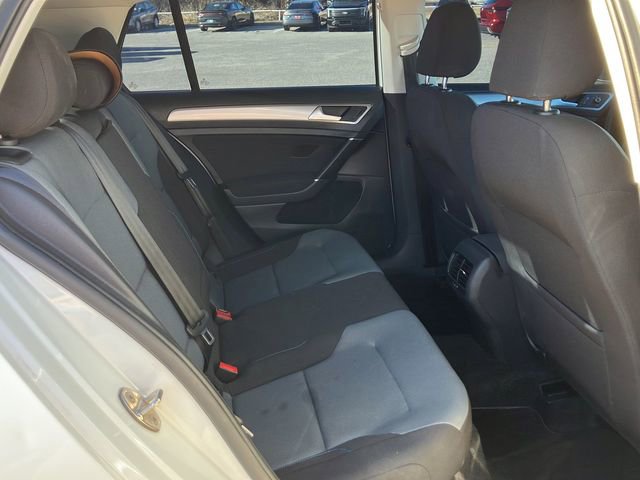 Used 2016 Volkswagen e-Golf SE w/ DC Fast Charging Package image 12