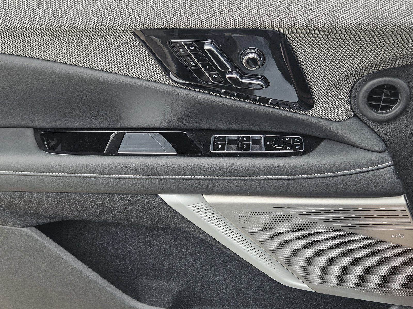New 2026 Cadillac Optiq Luxury 1 RWD image 16
