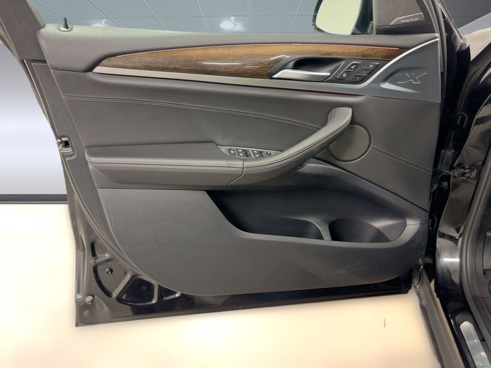 Used 2019 BMW X3 sDrive30i w/ Executive Package image 12