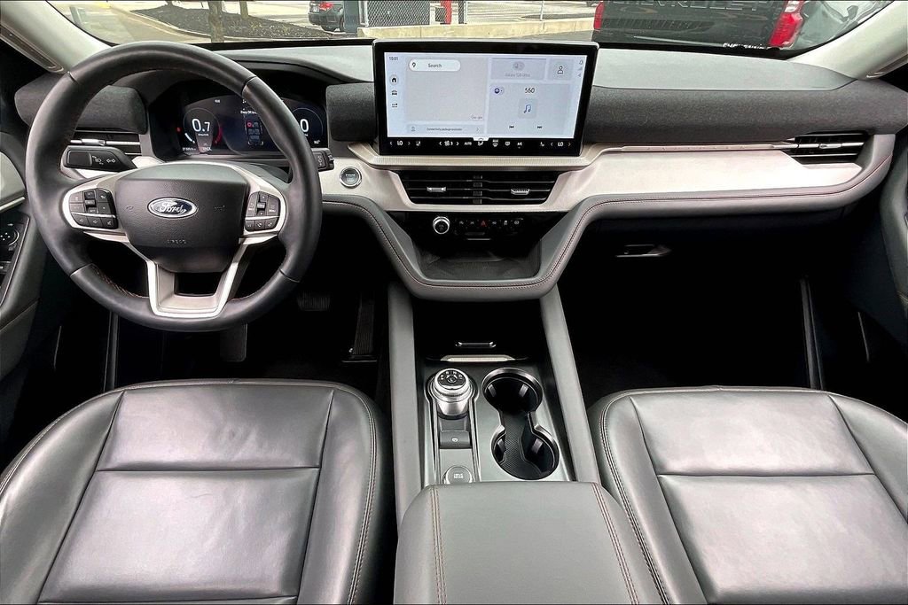 Used 2025 Ford Explorer Active w/ Active Comfort Package AWD/4WD image 13