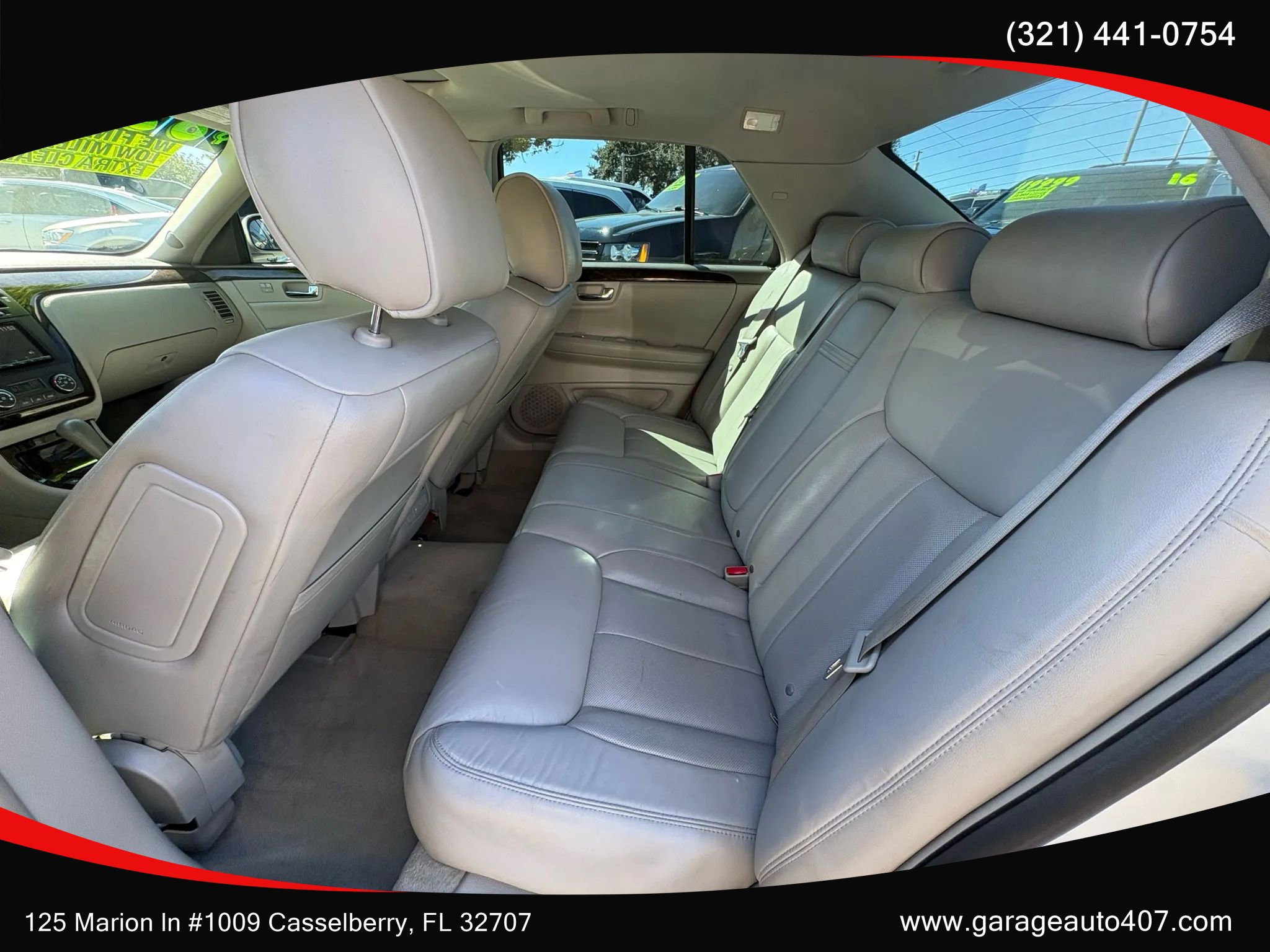 Used 2011 Cadillac DTS Luxury image 24