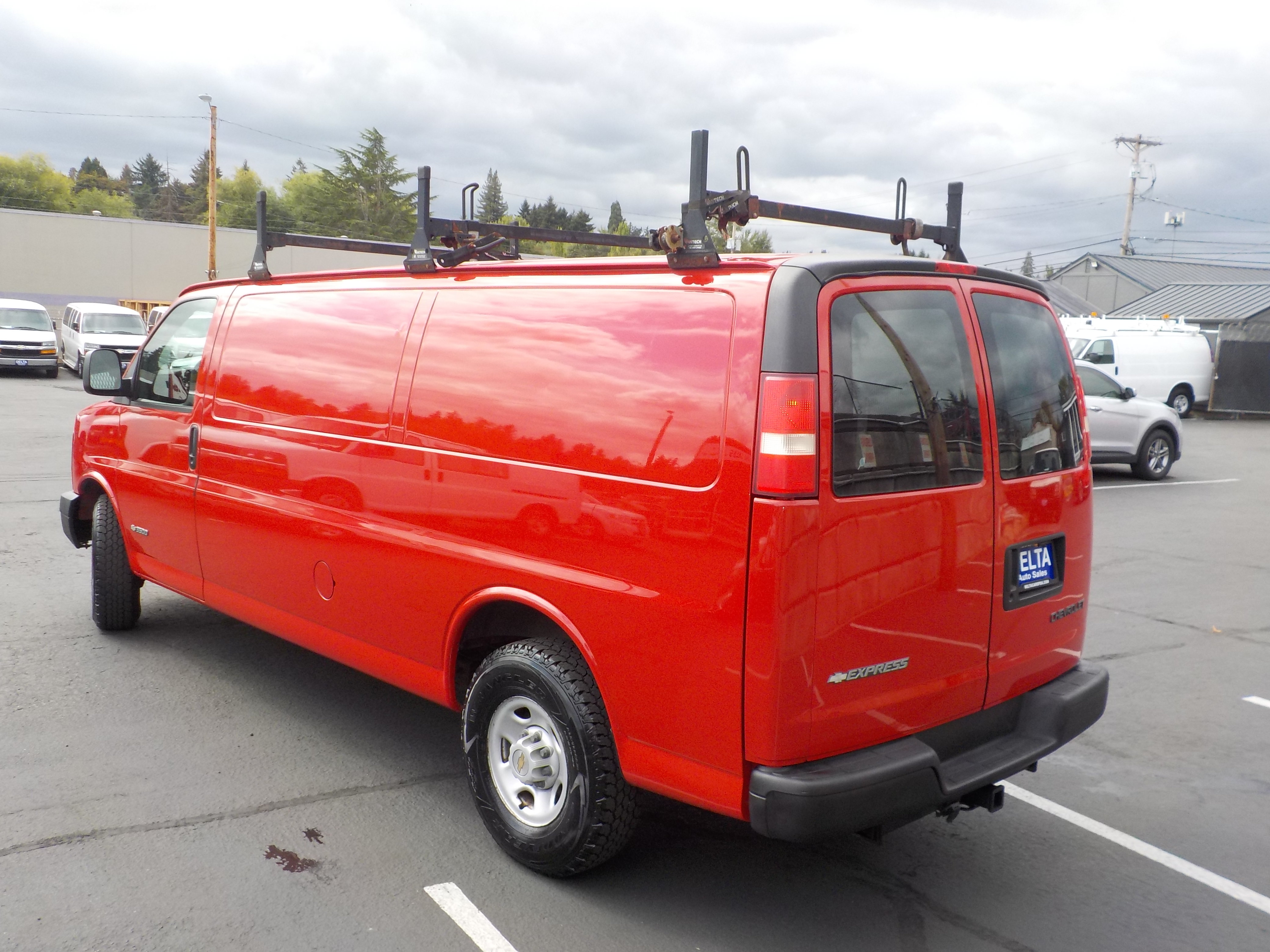 Used 2005 Chevrolet Express 3500 Extended RWD image 11