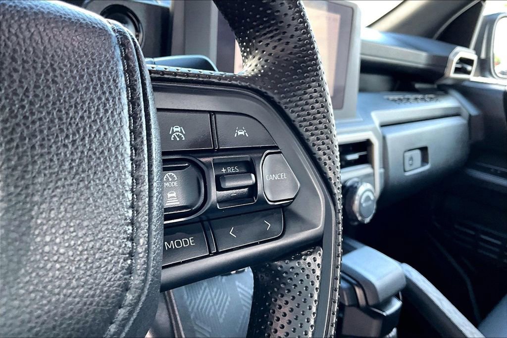 Certified 2025 Toyota Tacoma SR AWD/4WD image 13