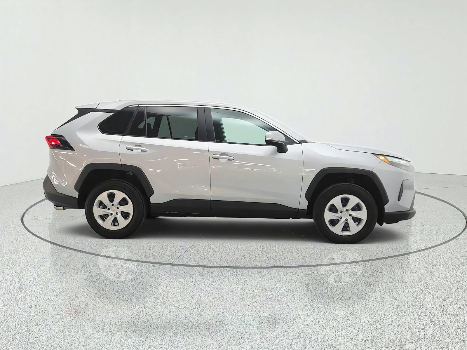 Used 2025 Toyota RAV4 LE FWD image 4