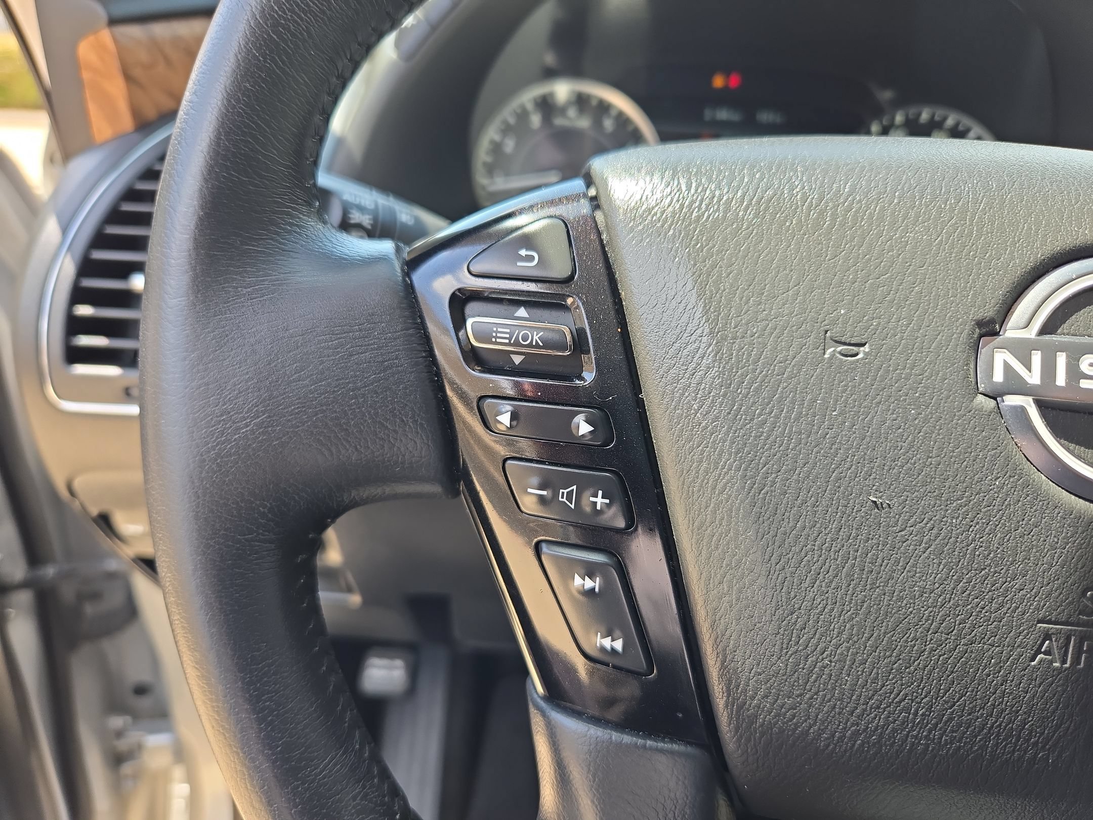 Used 2023 Nissan Armada SL w/ Cargo Package RWD image 23