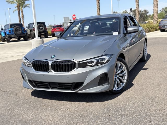 Used 2023 BMW 330e xDrive w/ Premium Package AWD/4WD image 3