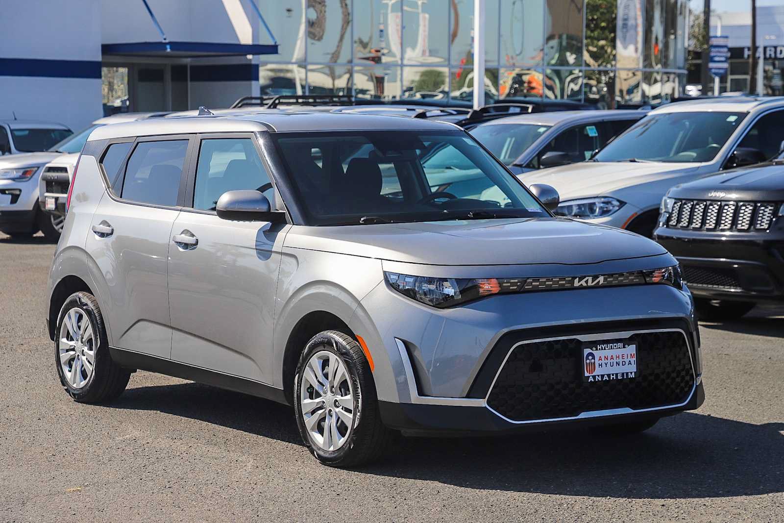 Used 2023 Kia Soul LX FWD image 3