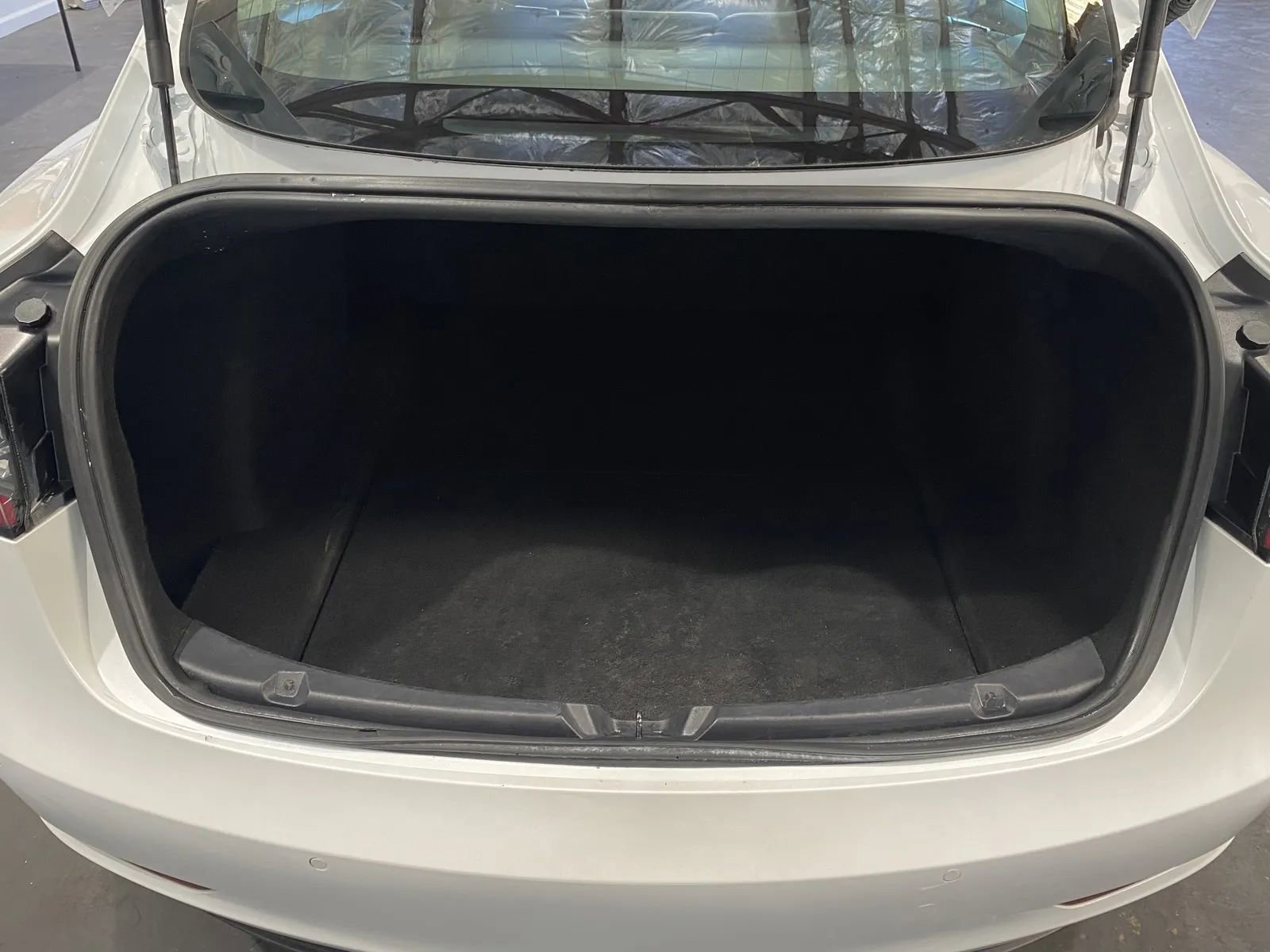 Used 2019 Tesla Model 3 Standard Range Plus image 8