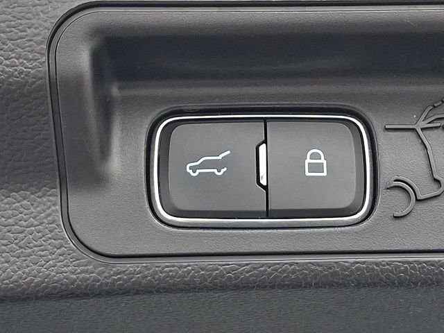 Used 2023 Ford Explorer Limited image 30