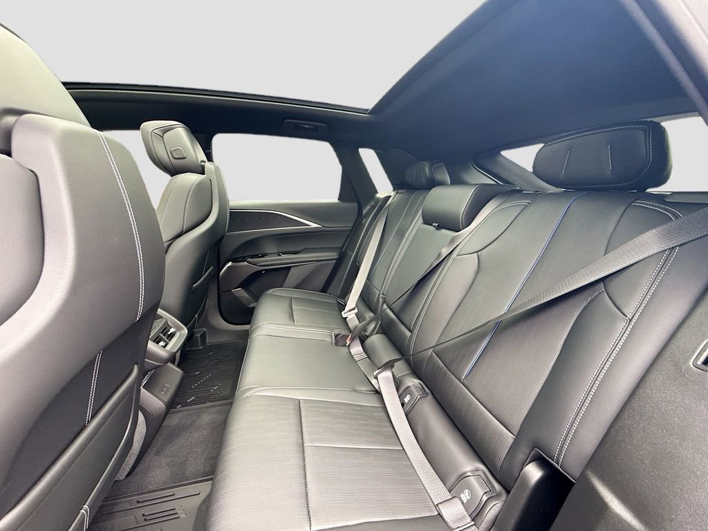 New 2025 Cadillac Lyriq Sport image 25