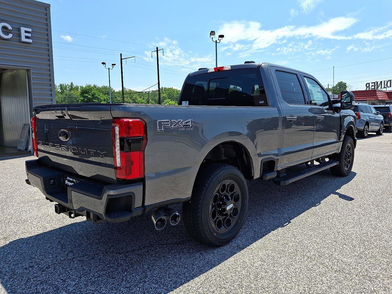 New 2025 Ford F350 Lariat w/ Lariat Ultimate Package image 3