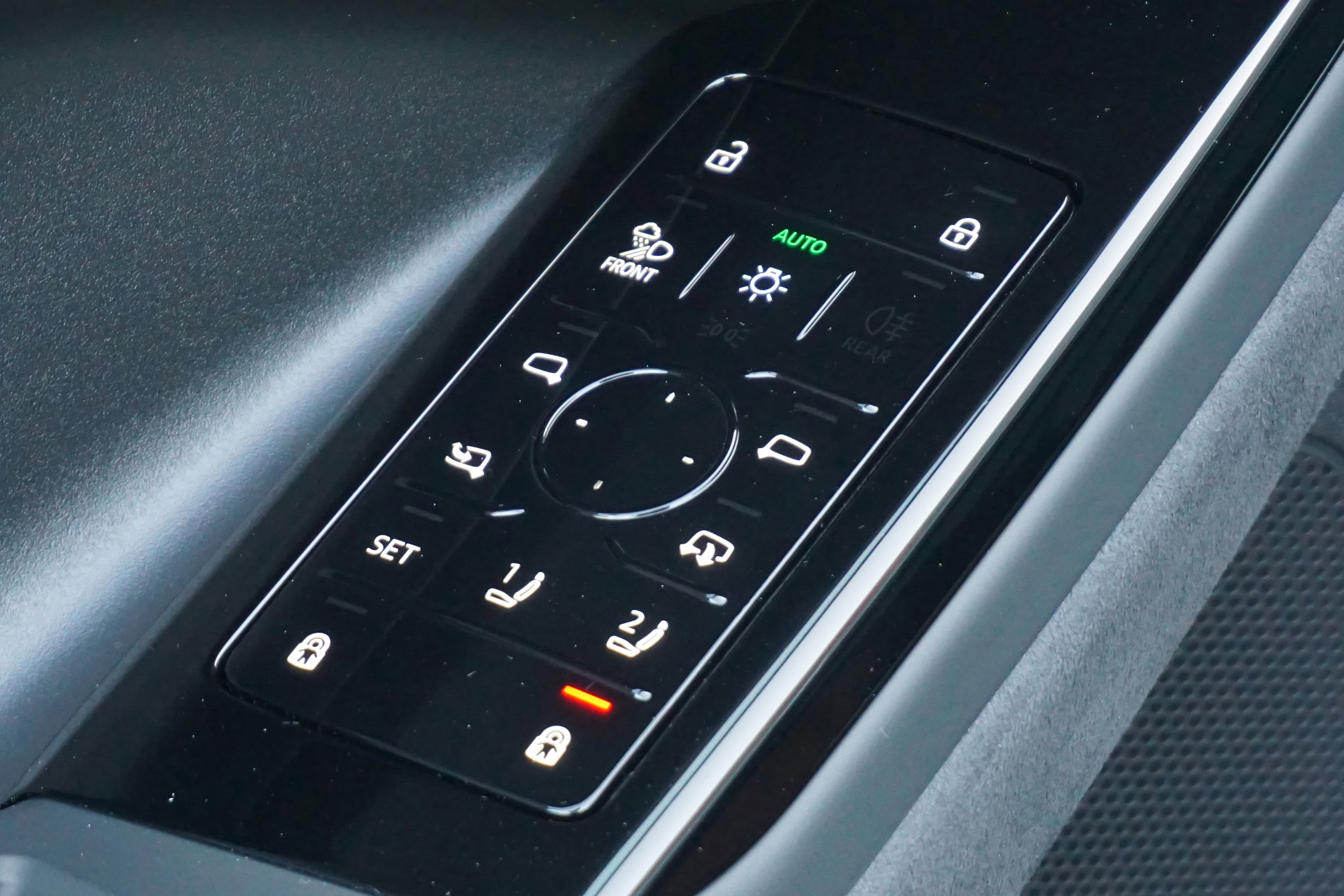 New 2025 Audi SQ6 e-tron Premium Plus image 13