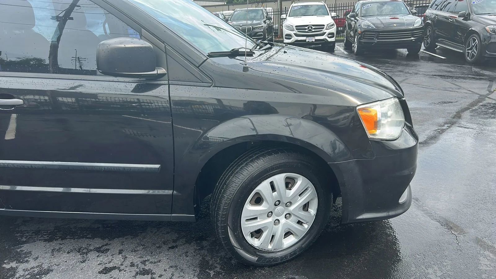 Used 2014 Dodge Grand Caravan American Value Package FWD image 13
