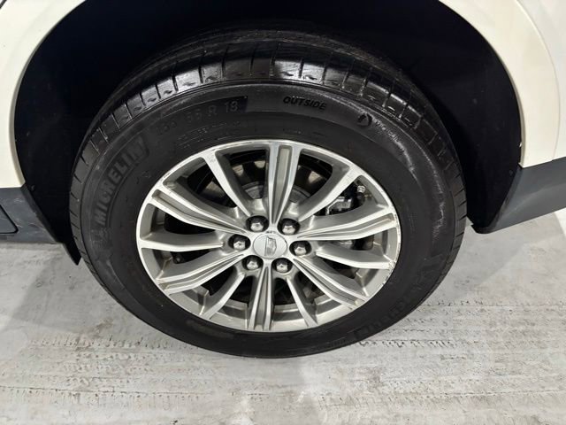 Used 2017 Cadillac XT5 Luxury w/ Driver Awareness Package AWD/4WD image 32