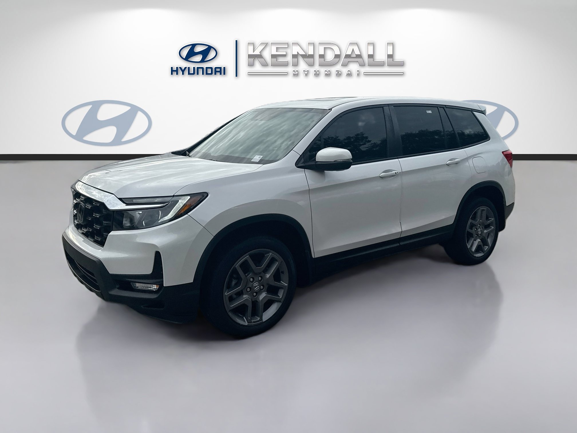 Used 2023 Honda Passport EX-L image 3