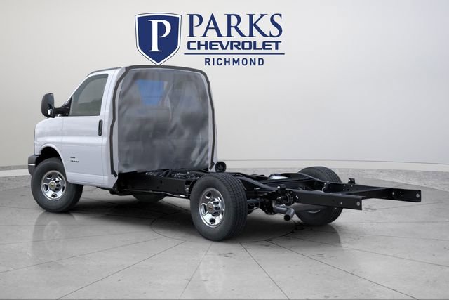 New 2025 Chevrolet Express 3500 w/ Power Convenience Package image 3