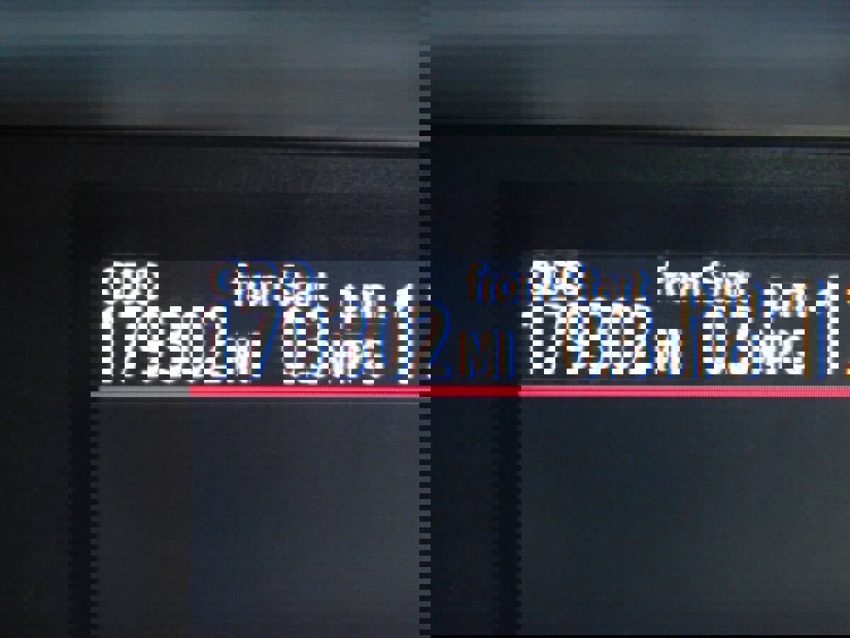 Used 2015 Toyota Prius C Four image 9