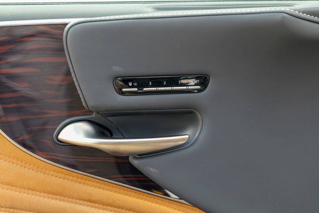 Used 2024 Lexus LS 500 AWD w/ Interior Upgrade Package image 18