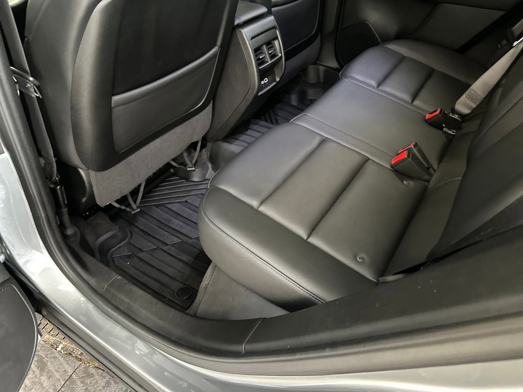 Used 2025 Cadillac XT4 Sport FWD image 32