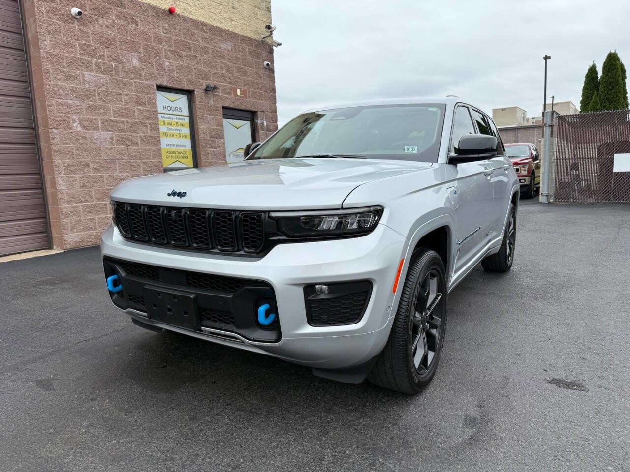 Used 2023 Jeep Grand Cherokee 30th Anniversary image 5