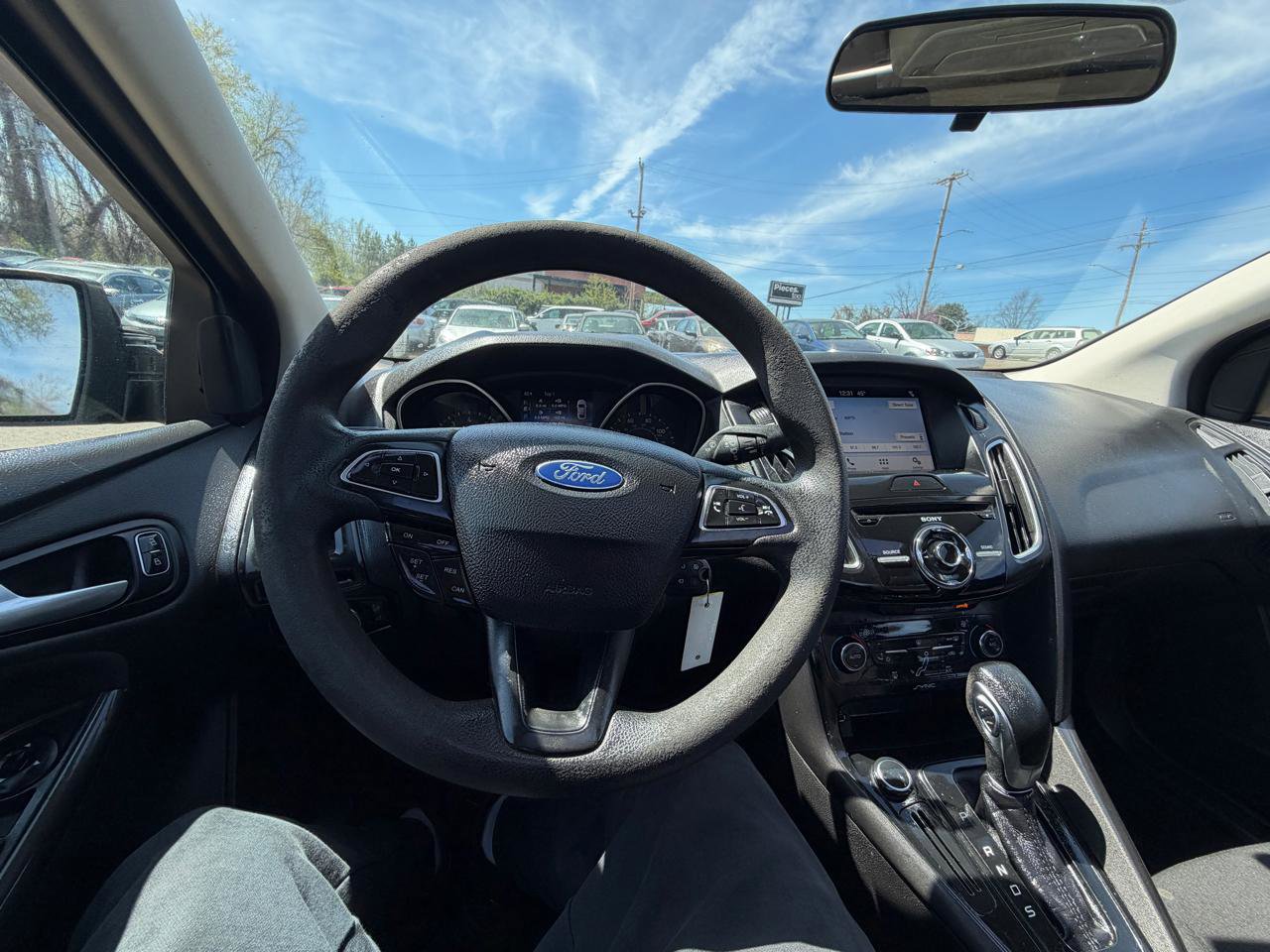 Used 2017 Ford Focus SEL image 17