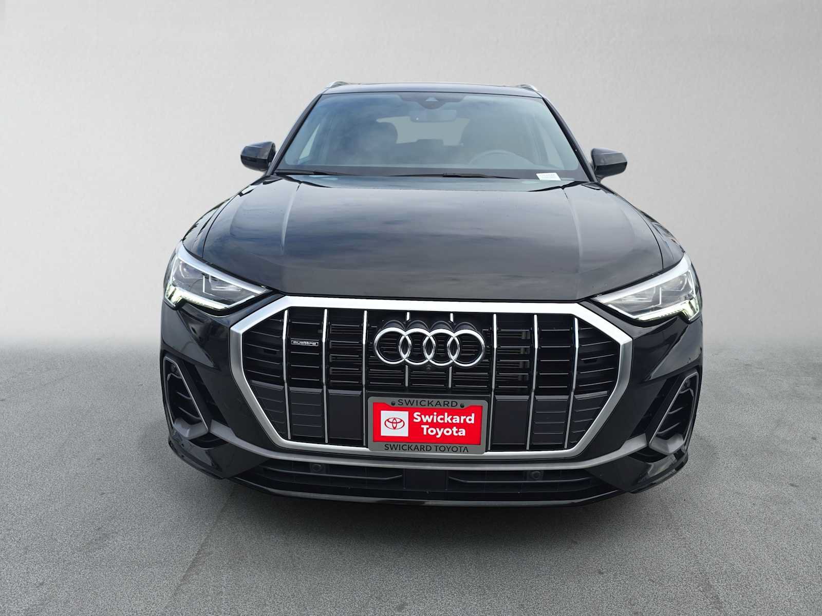 Used 2023 Audi Q3 2.0T Premium Plus w/ Premium Plus Package AWD/4WD image 8