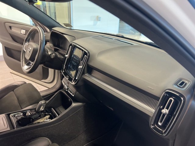 Used 2021 Volvo XC40 T5 R-Design w/ Protection Package Premier image 19