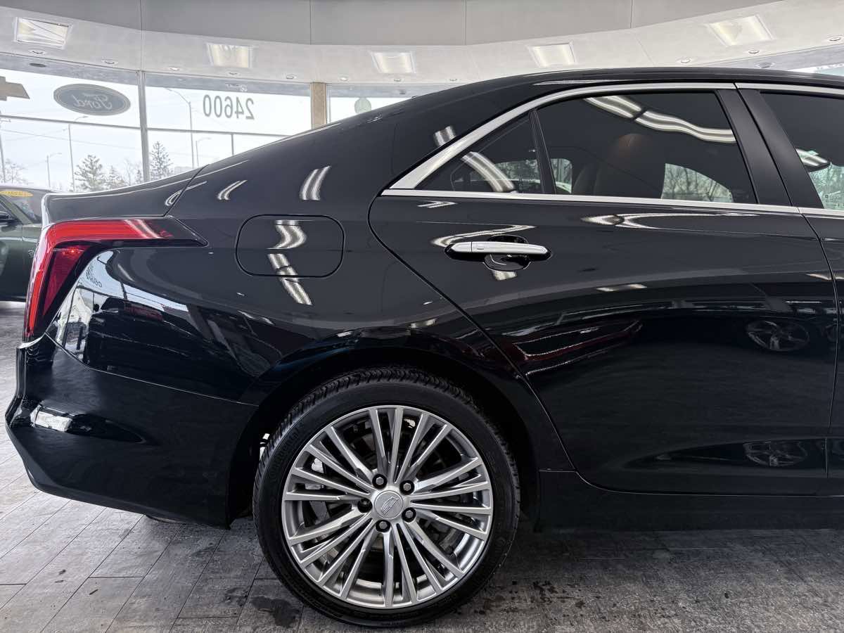 Used 2025 Cadillac CT4 Premium Luxury image 8