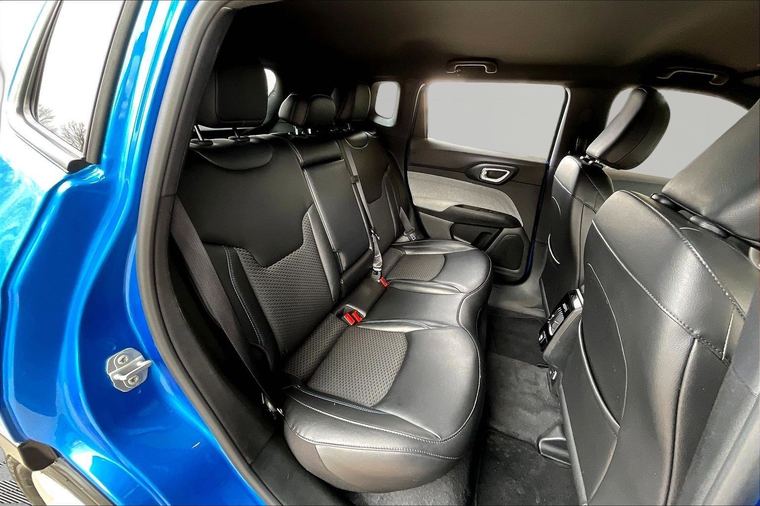 Used 2023 Jeep Compass Latitude image 25