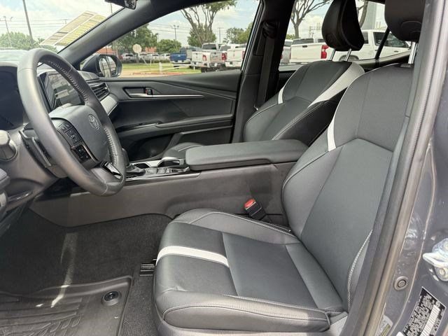 Used 2025 Toyota Camry LE FWD image 23