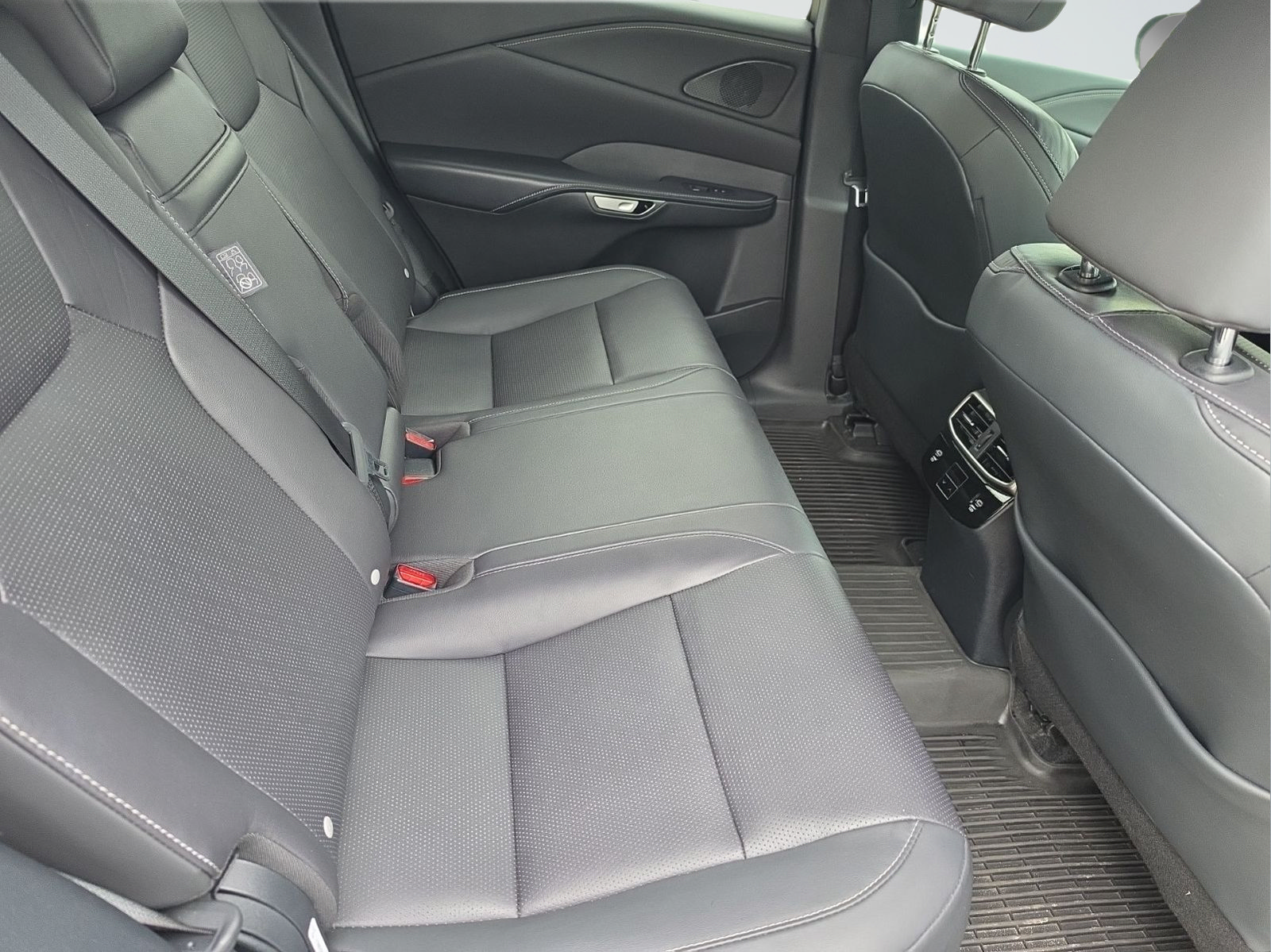 Used 2023 Lexus RX 350 w/ Accessory Package (Z1) AWD/4WD image 12